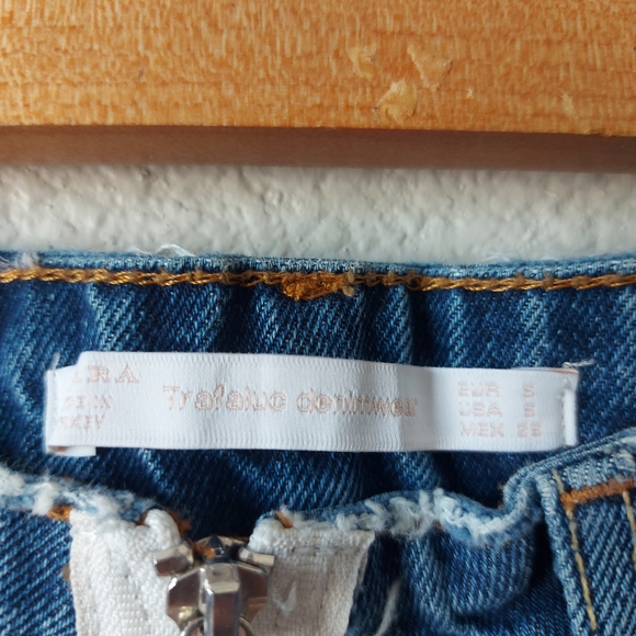 Zara Trafalve Denimwear Distressed Exposed Zipper Jean Skirt Size Small Festival - Picture 5 of 7